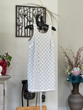 Apt. 9 White Diamond Eyelet Sleeveless Shift Dress